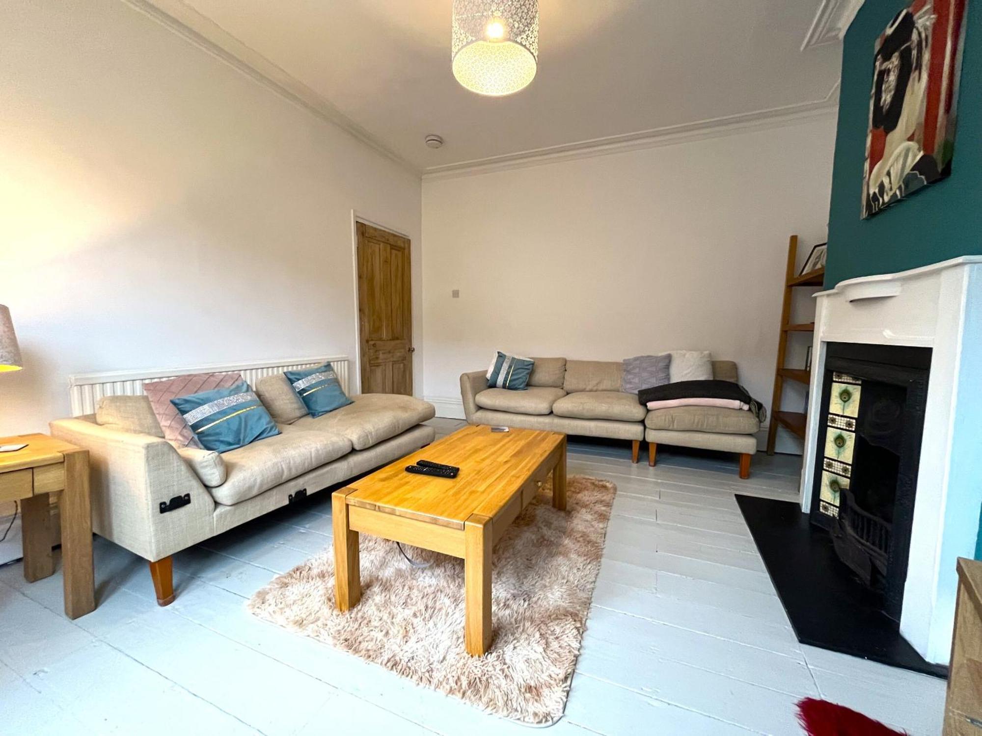 Charming Cottage Retreat With Garden - Sleeps 12 Бристоль Экстерьер фото